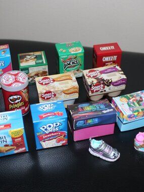 3/$55❤️9 x Shopkins Mini Brands Grocery Food + 2 x Sketchers Twinkle Toes Lights